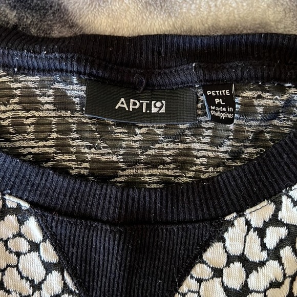 🌞Apt 9 Blouse Animal print B&W Petite Large - Picture 2 of 3